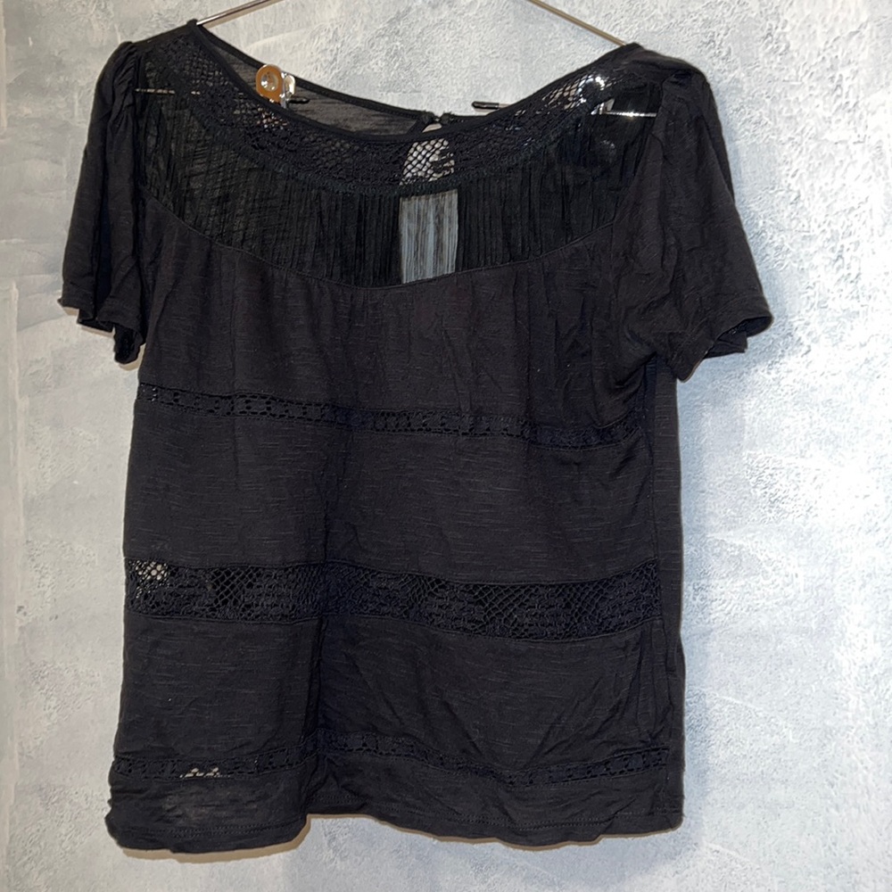AMERICAN EAGLE WOMENS SHIRT SIZE XS BLACK WITH MESH DETAILS